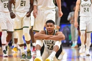  布克空砍45分难救主，太阳不敌国王遭三连败  