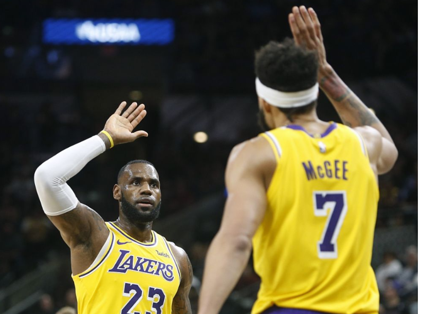  湖人险胜勇士，晋级总决赛在望  